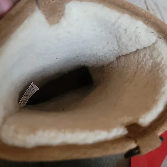 UGG Daphne Shearling lined Suede Boots size womens 8 - Picture 6 of 10